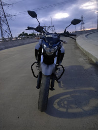 Blue Yamaha FZS 25