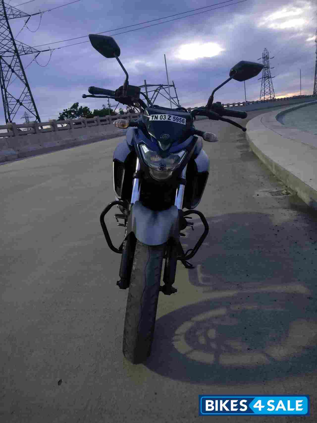 Blue Yamaha FZS 25 Blue Yamaha FZS 25