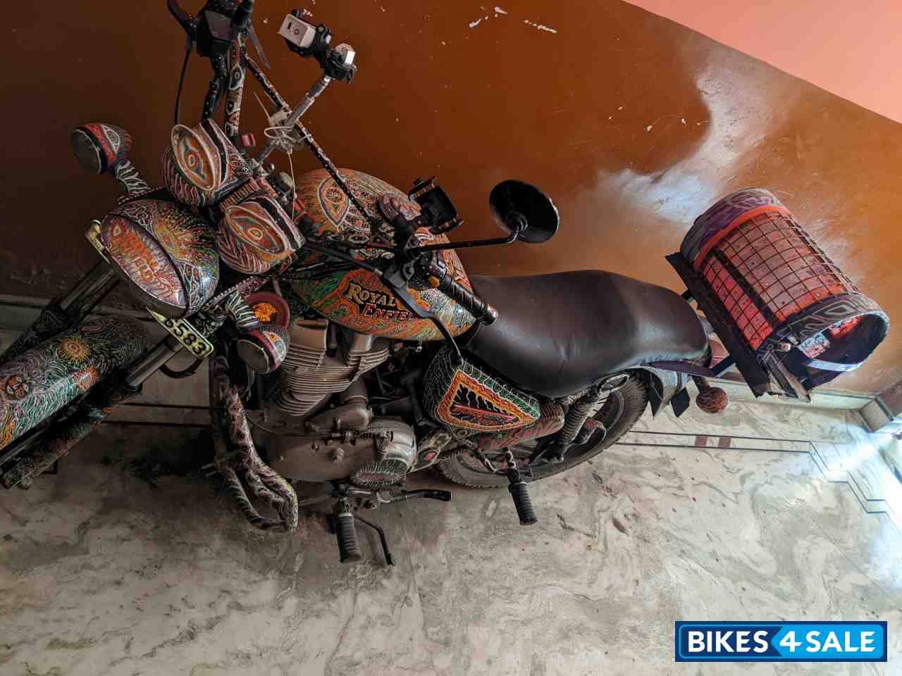 Multicolor Royal Enfield Thunderbird TwinSpark 350 Multicolor Royal Enfield Thunderbird TwinSpark 350