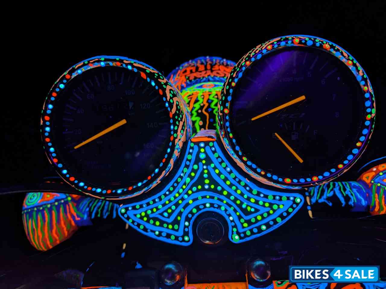 Multicolor Royal Enfield Thunderbird TwinSpark 350 Multicolor Royal Enfield Thunderbird TwinSpark 350