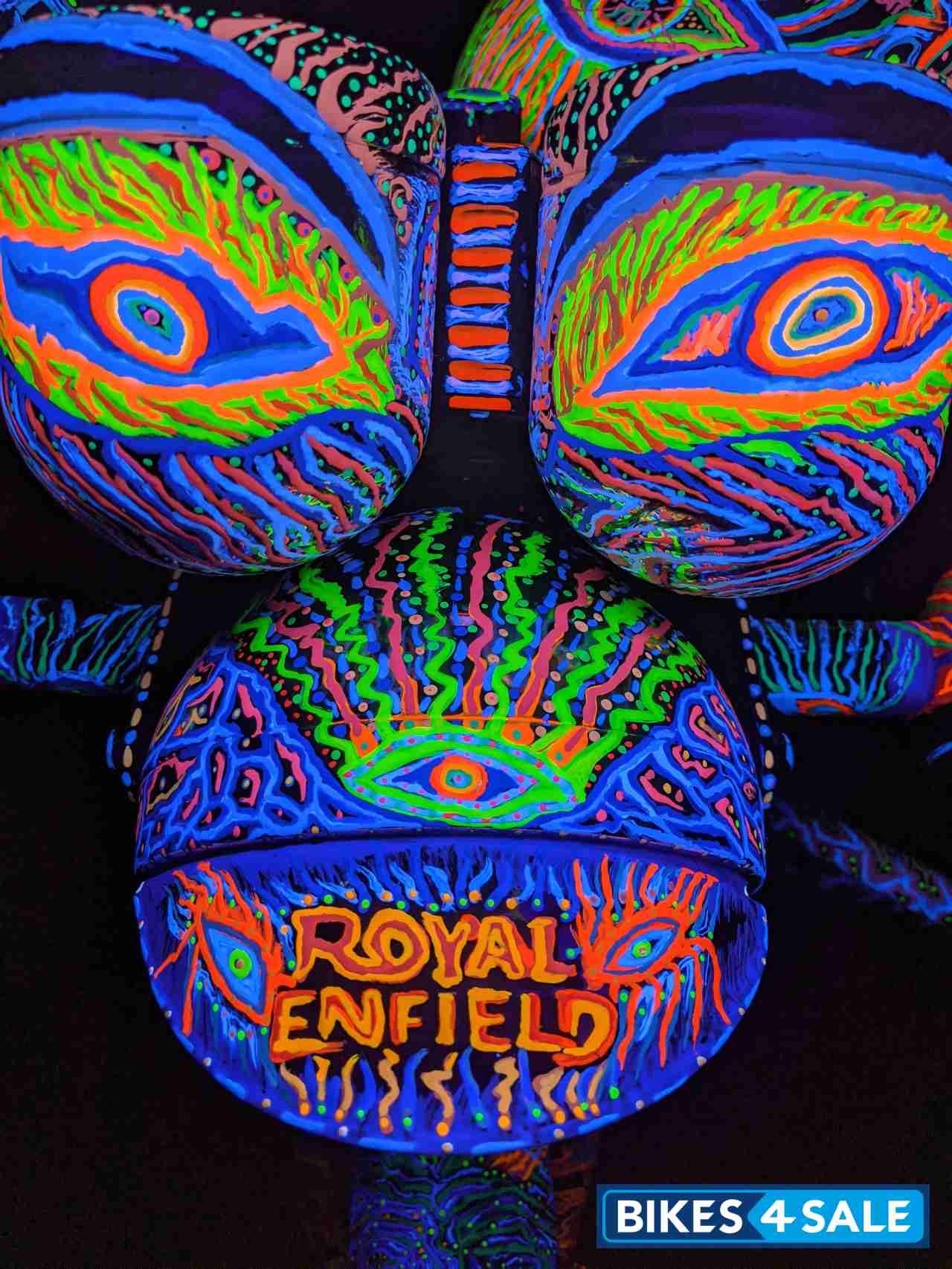 Multicolor Royal Enfield Thunderbird TwinSpark 350 Multicolor Royal Enfield Thunderbird TwinSpark 350