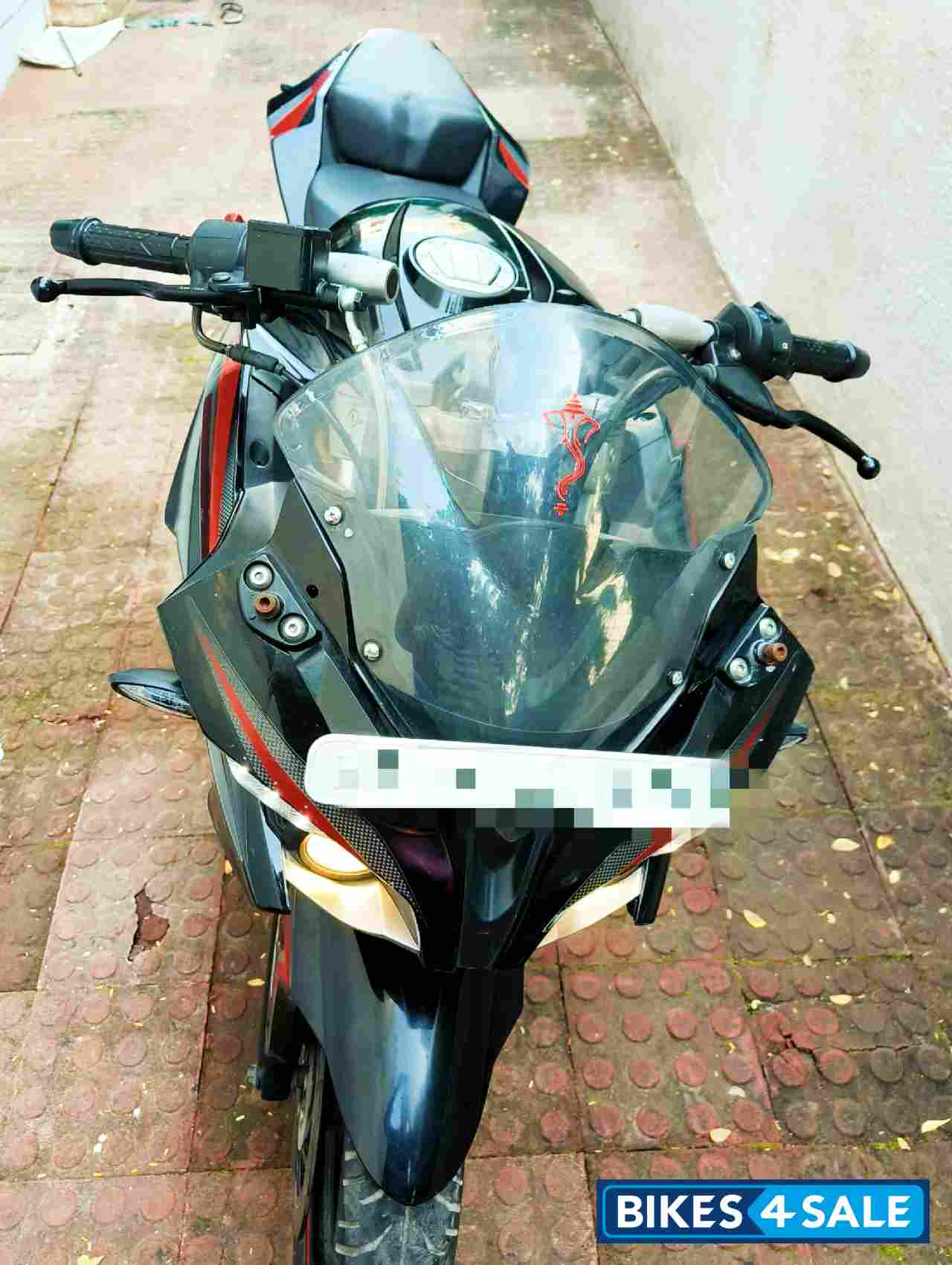 Bajaj Pulsar RS 200 ABS