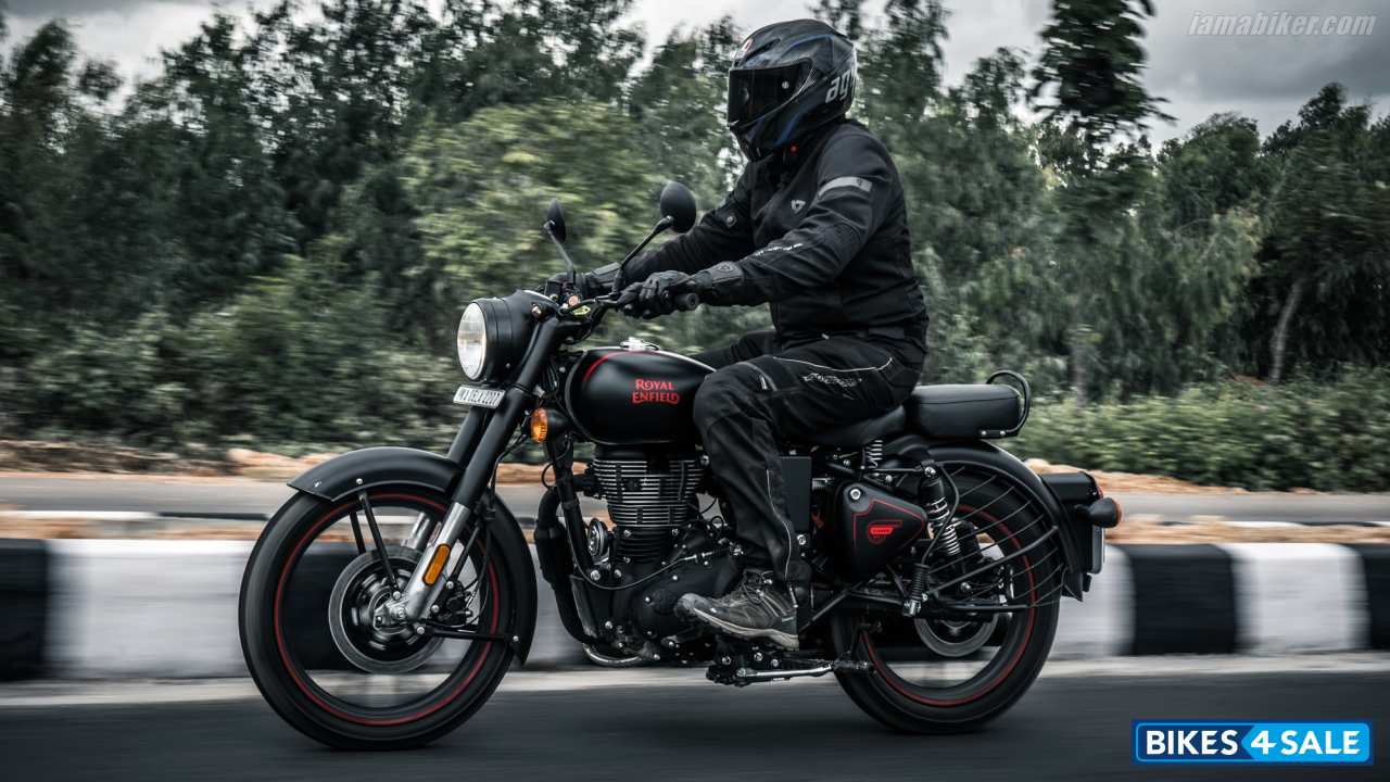 Royal Enfield Classic Stealth Black