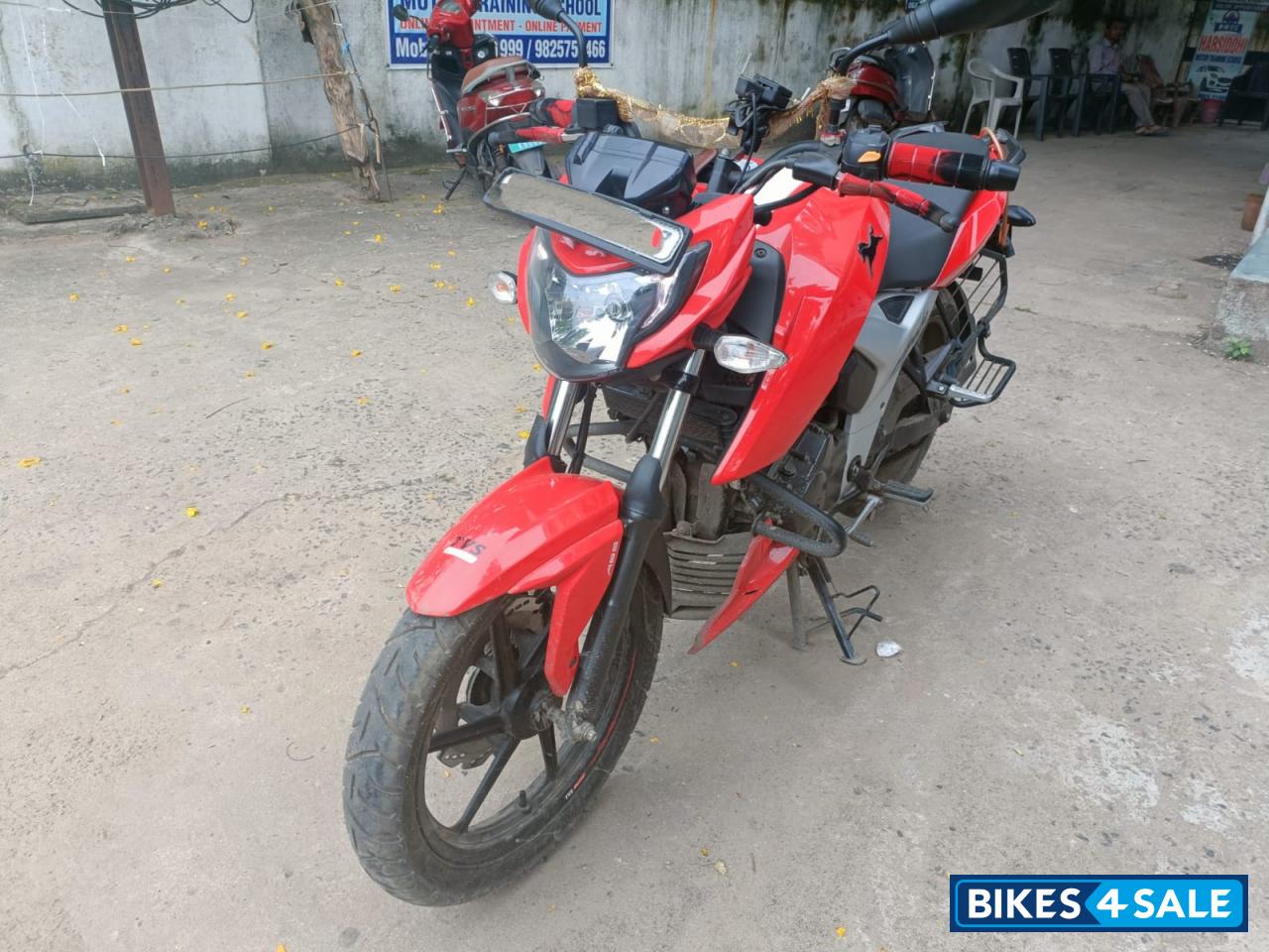 TVS Apache RTR 160 4V