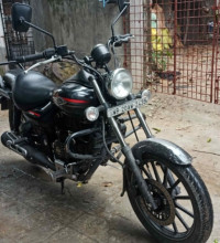 Black Bajaj Avenger Street 220
