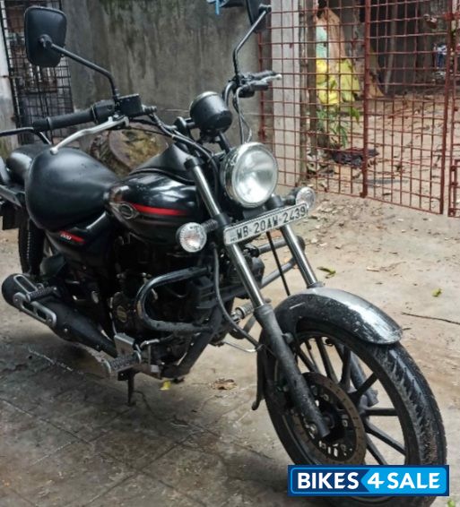 Black Bajaj Avenger Street 220