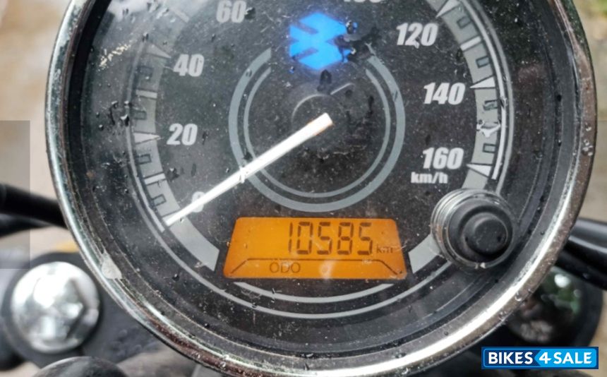 Black Bajaj Avenger Street 220