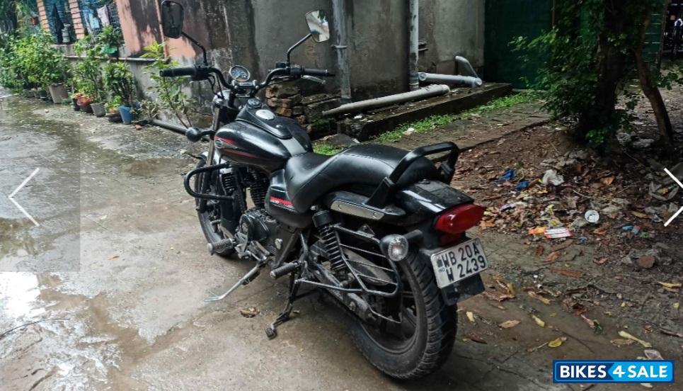 Black Bajaj Avenger Street 220