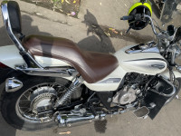 White Bajaj Avenger Cruise 220 BS6