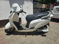 White Honda Aviator