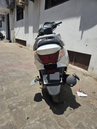 White Honda Aviator