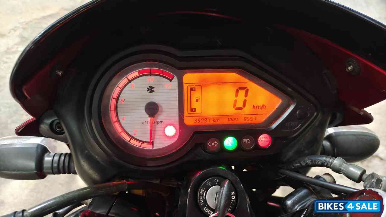 Red Bajaj Pulsar 180 DTSi