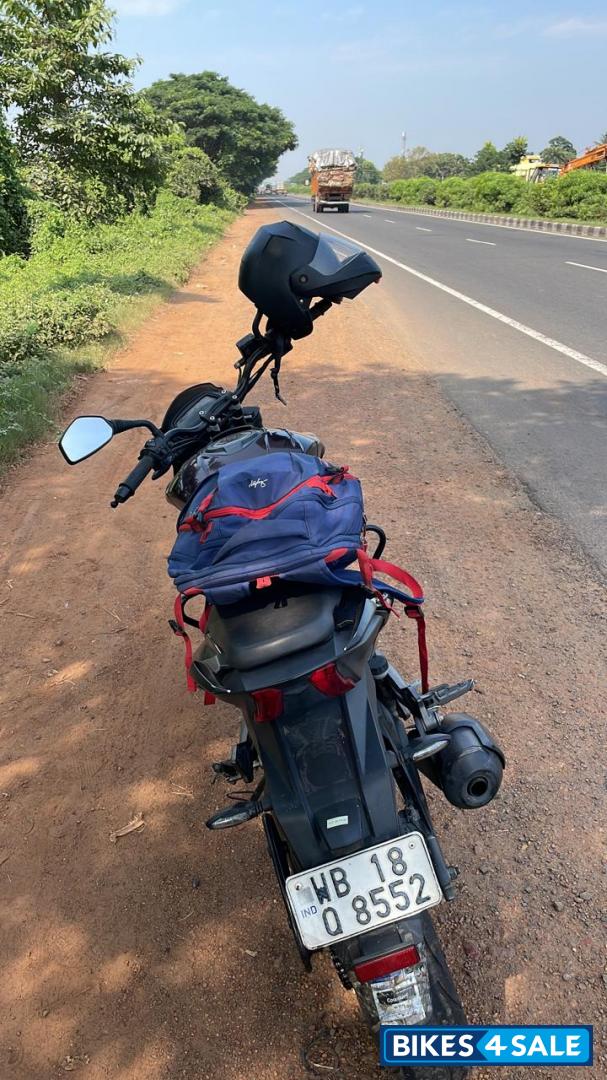 Palm Red Bajaj Dominar 400