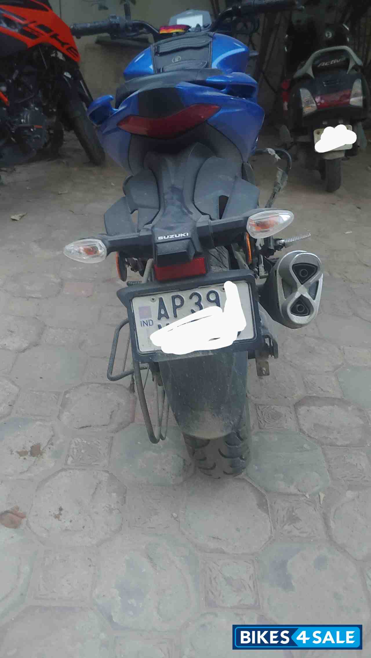 Blue Suzuki Gixxer BS6