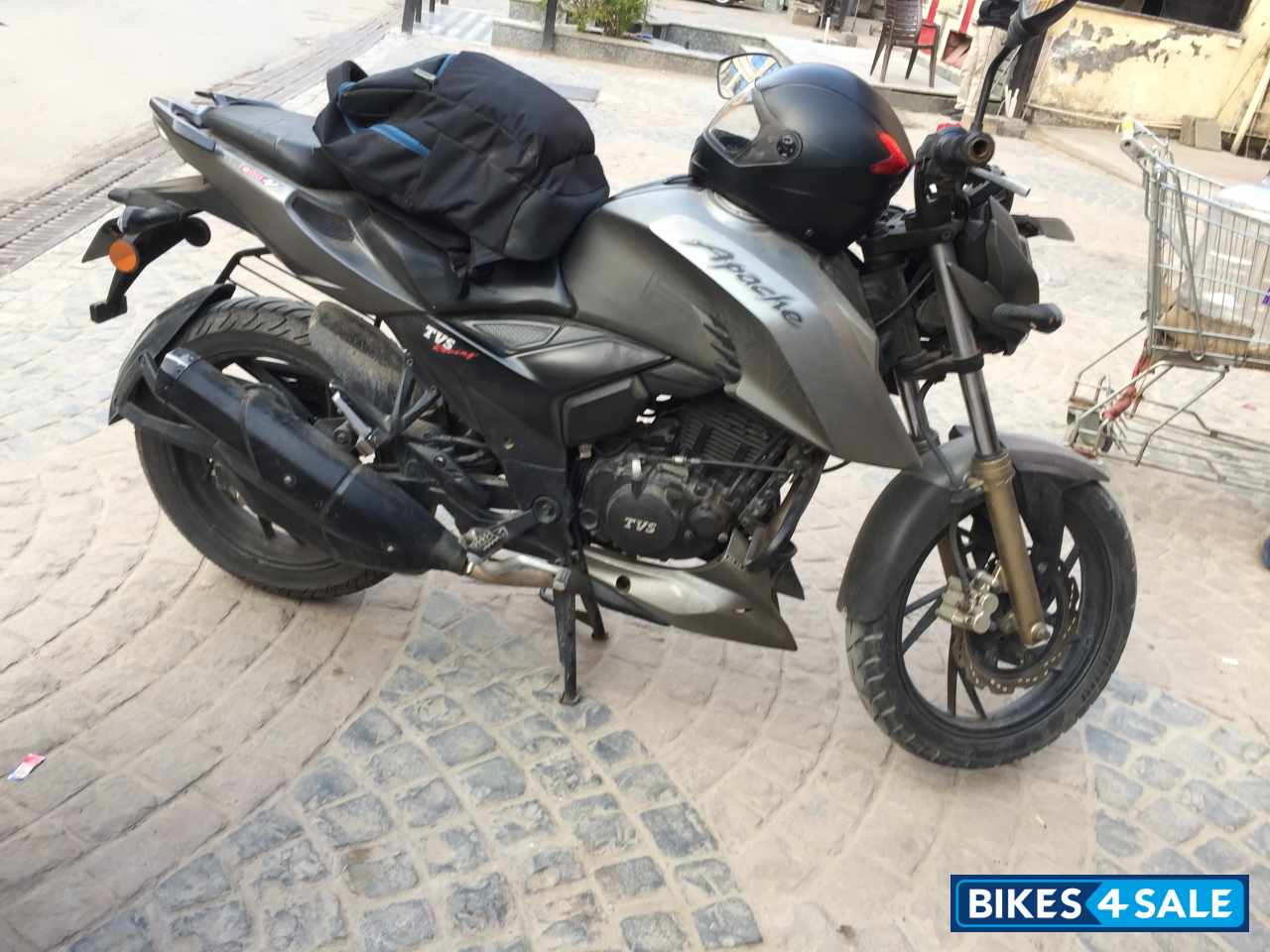 Titanium Grey TVS Apache RTR 200 4V