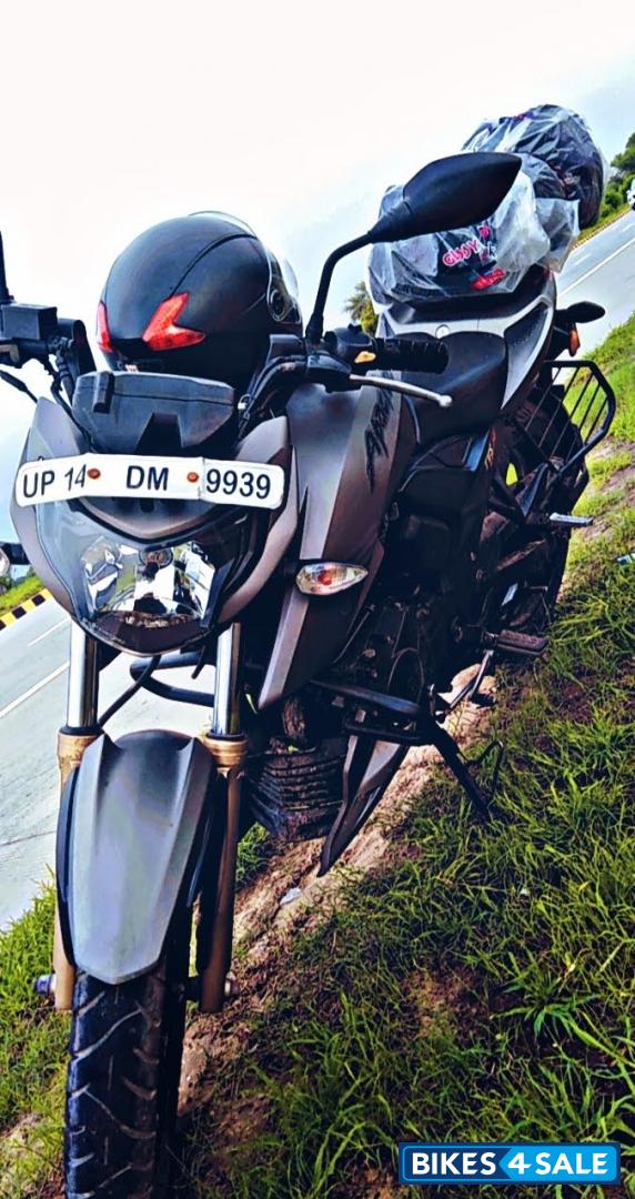 Titanium Grey TVS Apache RTR 200 4V
