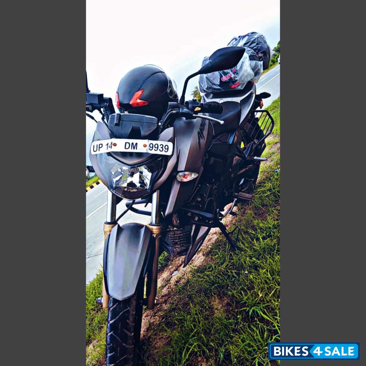 Titanium Grey TVS Apache RTR 200 4V