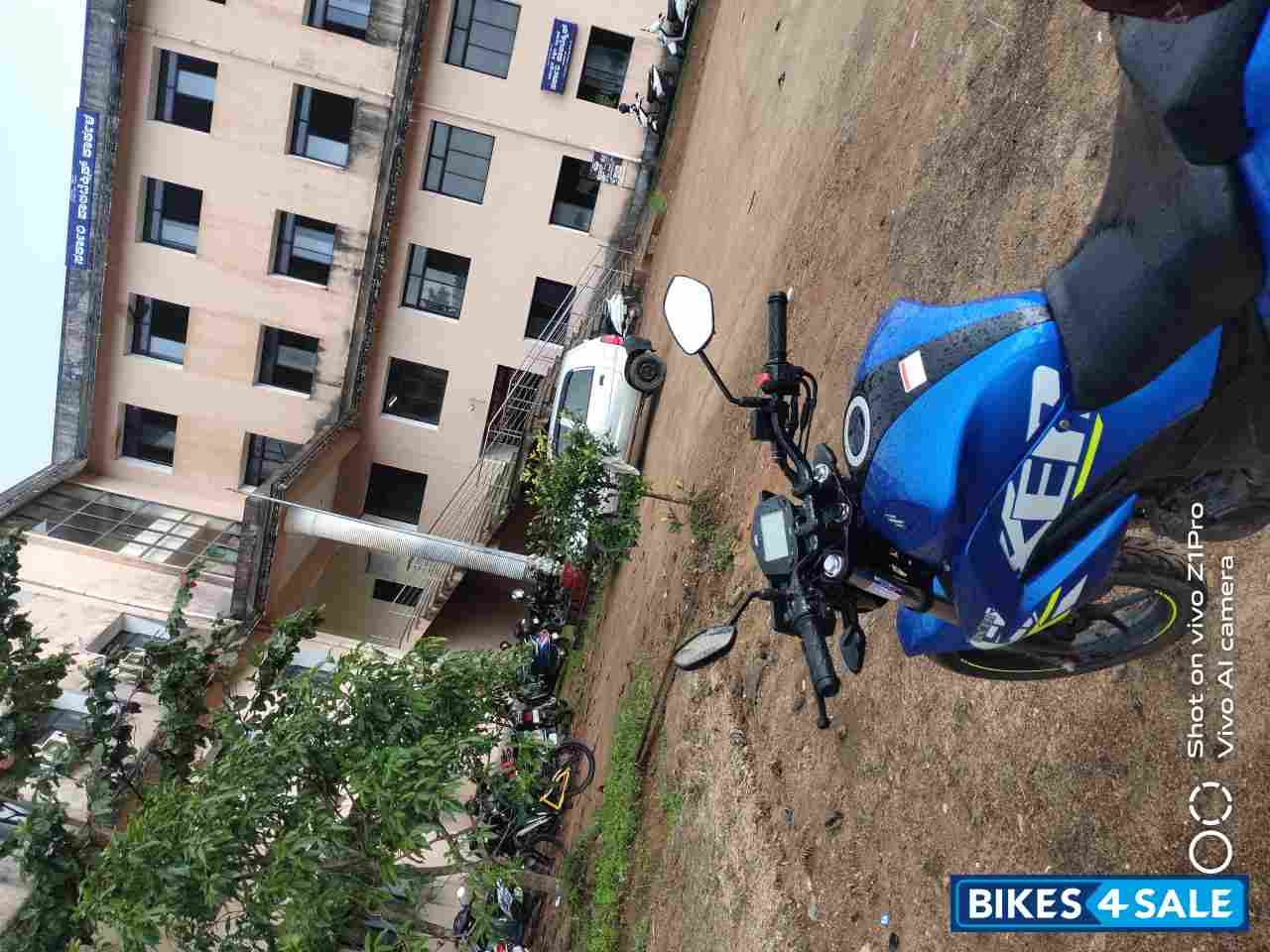Blue Suzuki Gixxer BS6