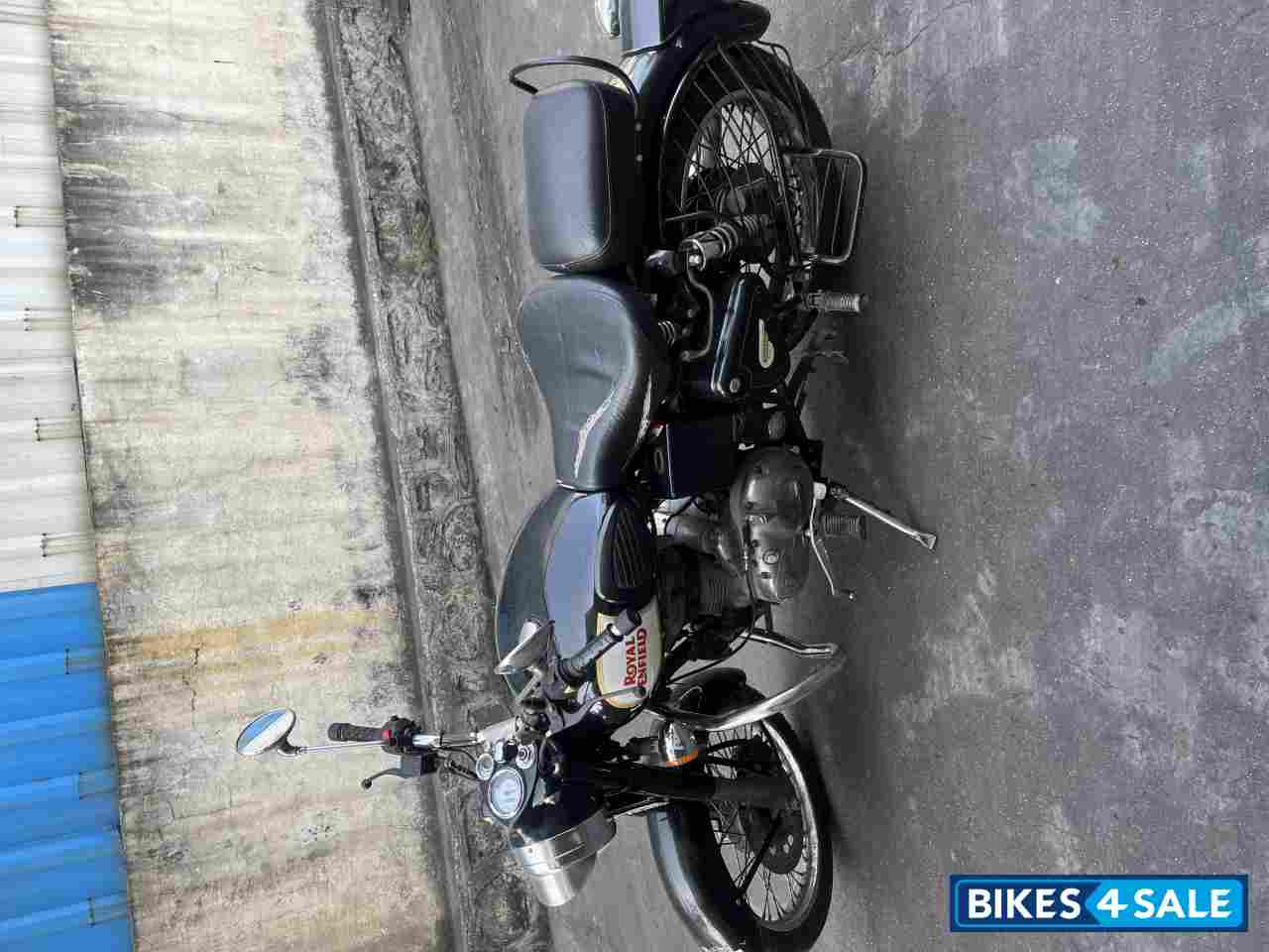 Black Royal Enfield Classic 350