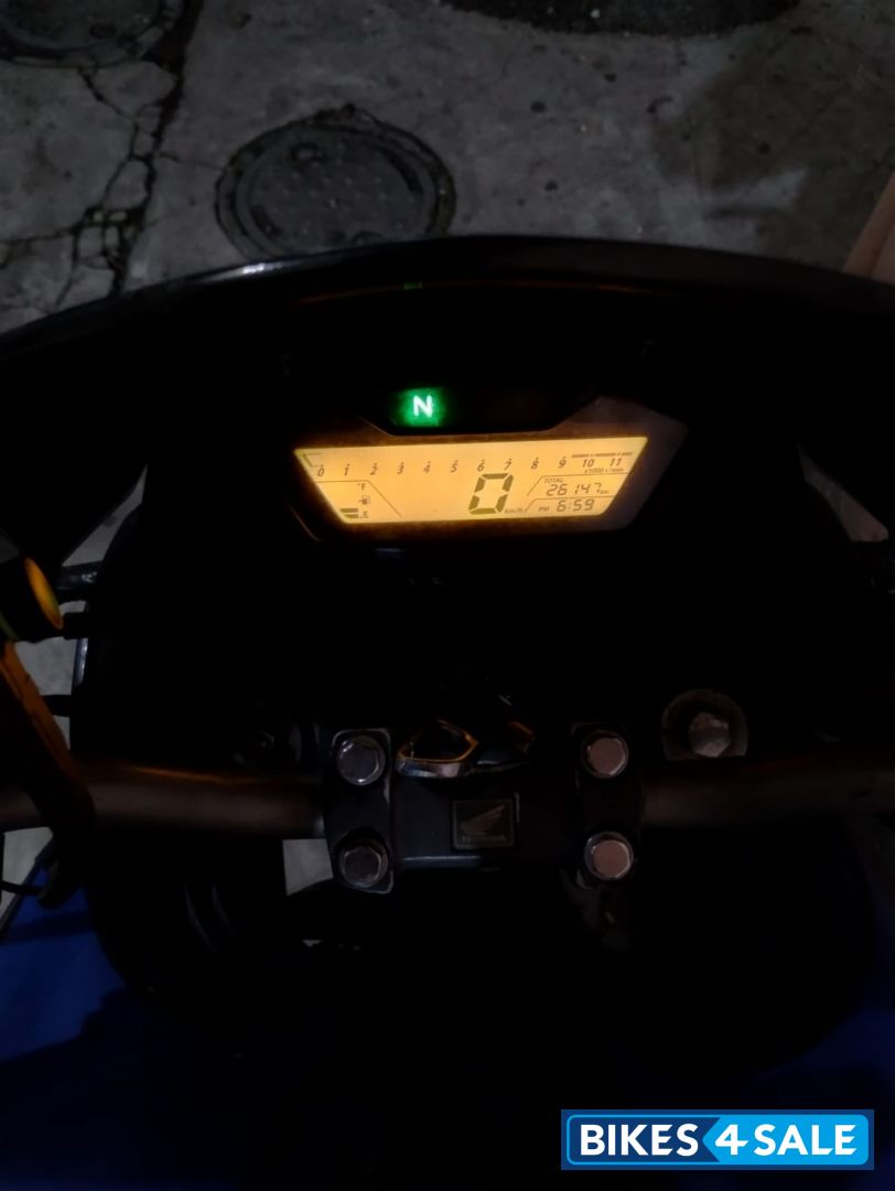 Pearl Siren Blue-a Honda CB Hornet 160R