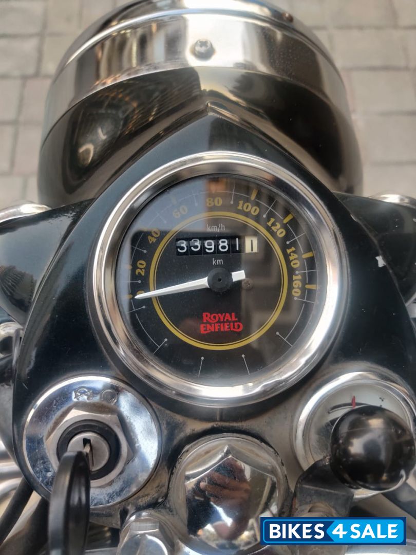 Black Royal Enfield Bullet 350 Twinspark