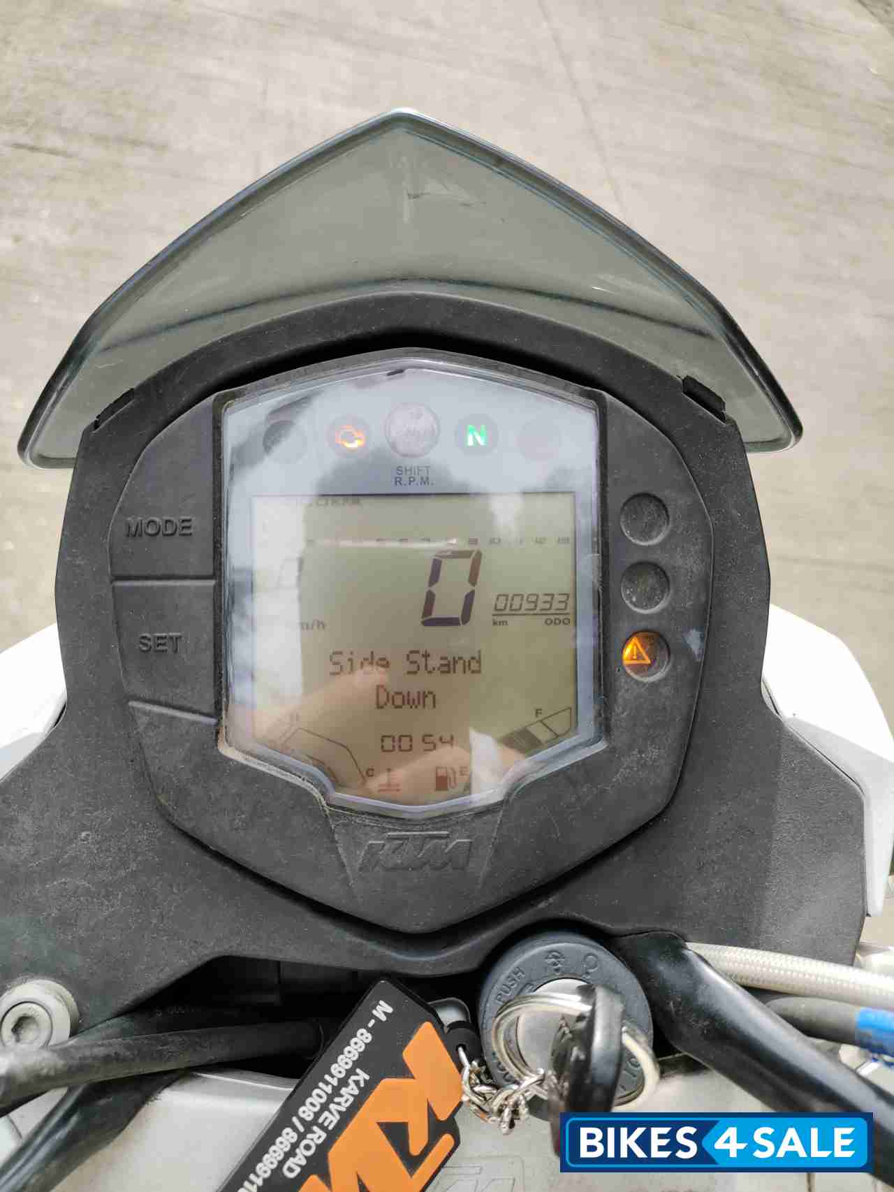 White/ Orange KTM Duke 200