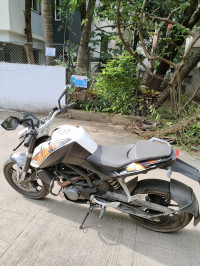 White/ Orange KTM Duke 200