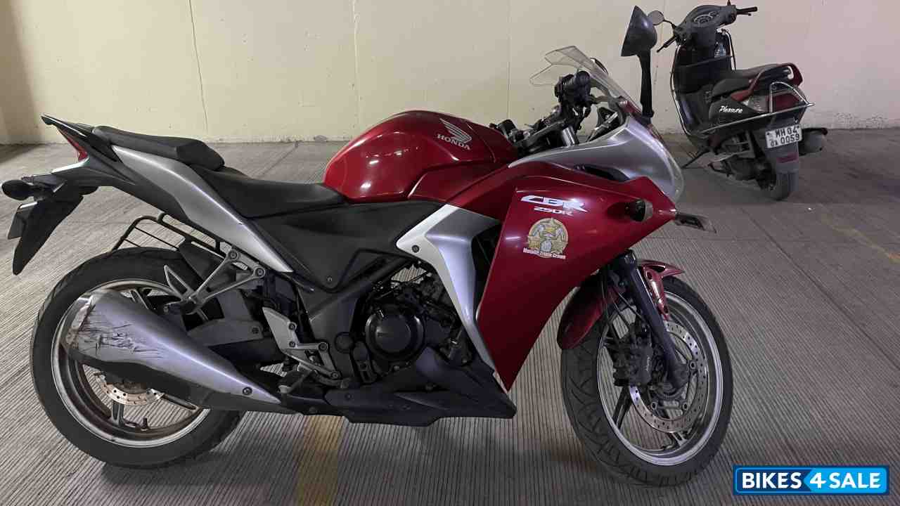 Red Honda CBR 250R ABS