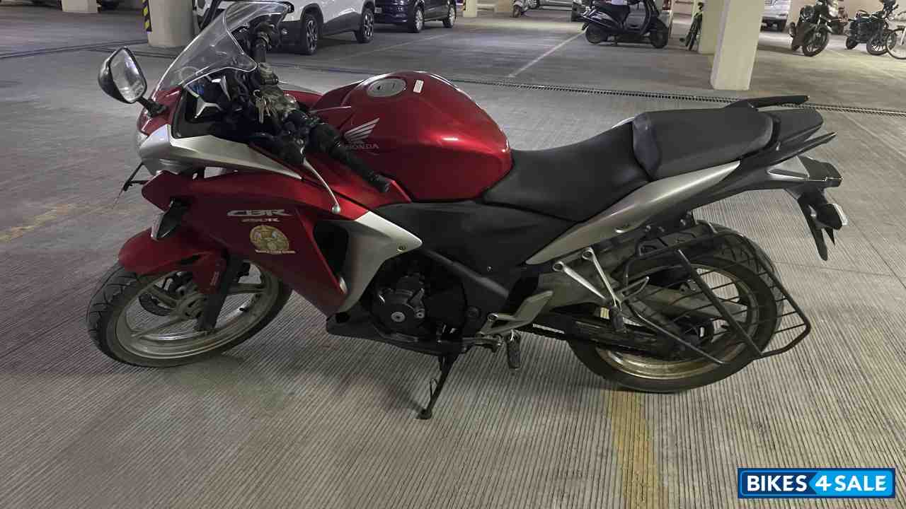 Red Honda CBR 250R ABS