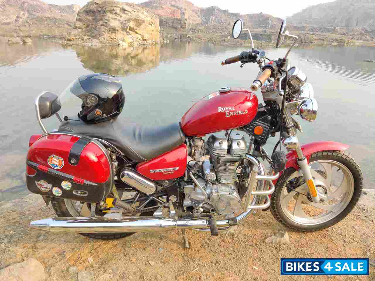 Red Royal Enfield Thunderbird TwinSpark 350