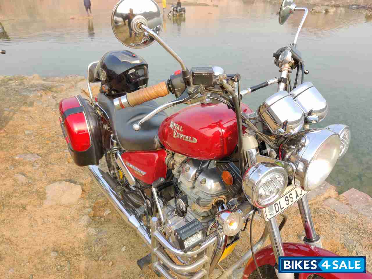Red Royal Enfield Thunderbird TwinSpark 350 Red Royal Enfield Thunderbird TwinSpark 350
