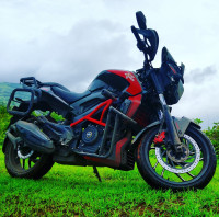 Red Bajaj Dominar 400