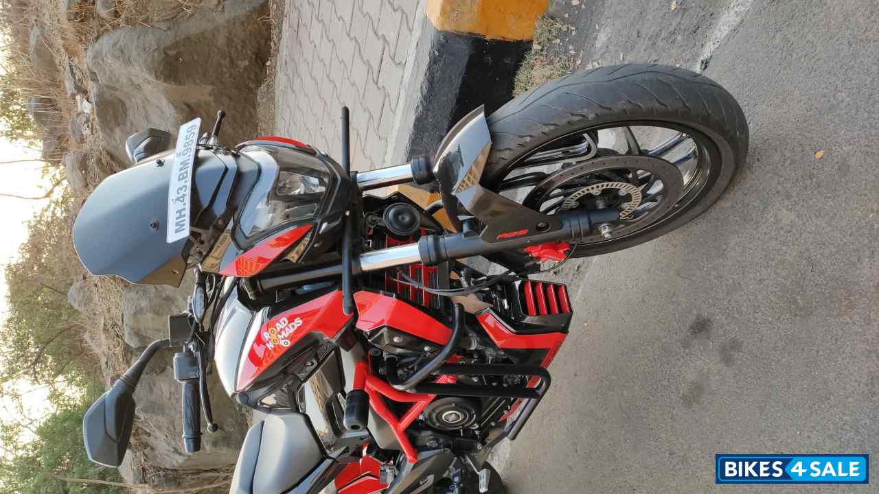 Red Bajaj Dominar 400