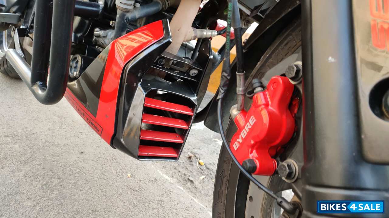 Red Bajaj Dominar 400