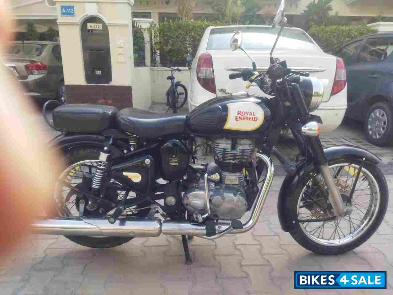 Black Royal Enfield Classic 350