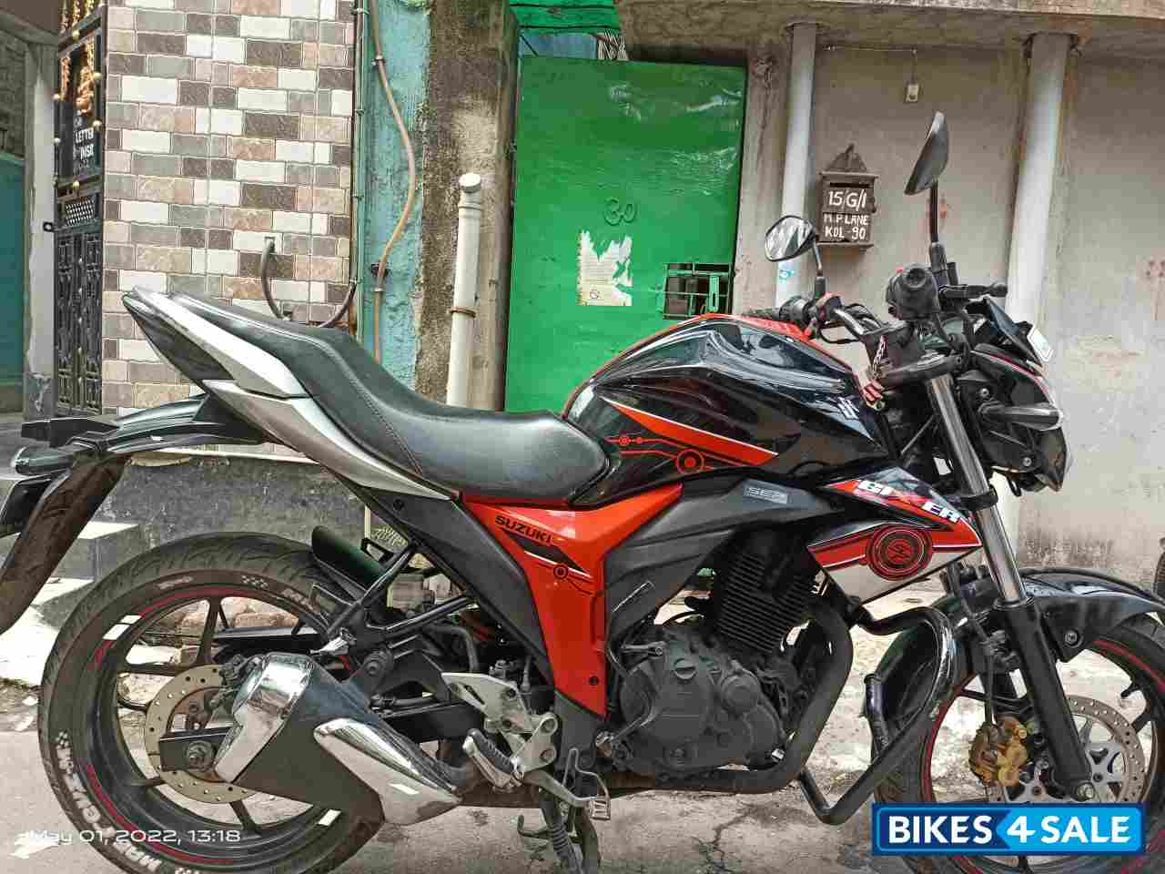 Black/ Orange Suzuki Gixxer SP