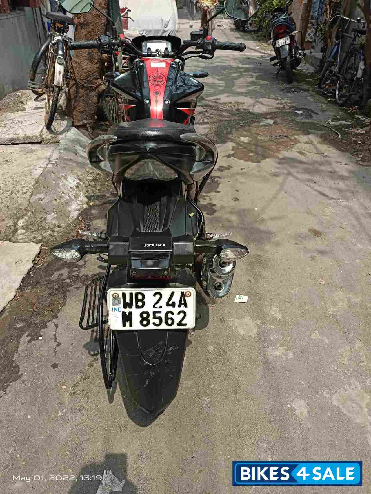 Black/ Orange Suzuki Gixxer SP