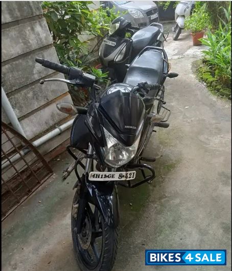 Black Honda Unicorn Dazzler