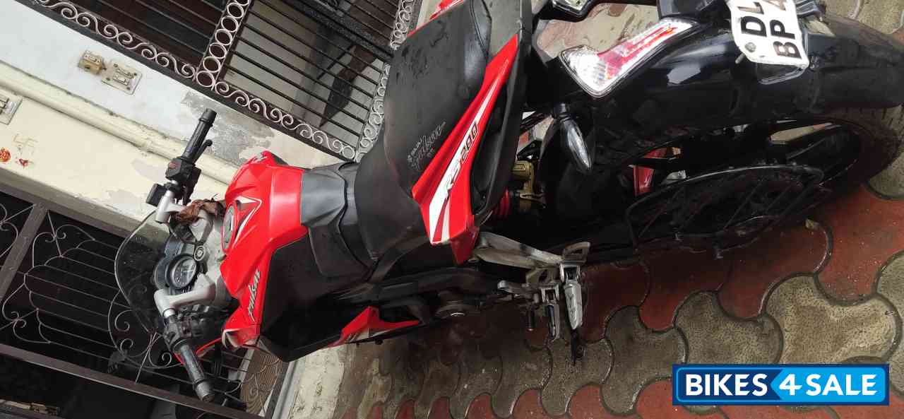Red Bajaj Pulsar RS 200 ABS