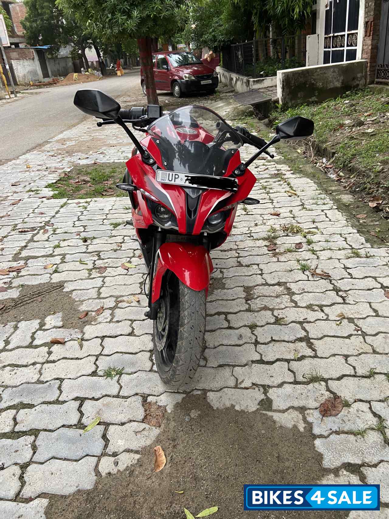 Bajaj Pulsar RS 200 ABS