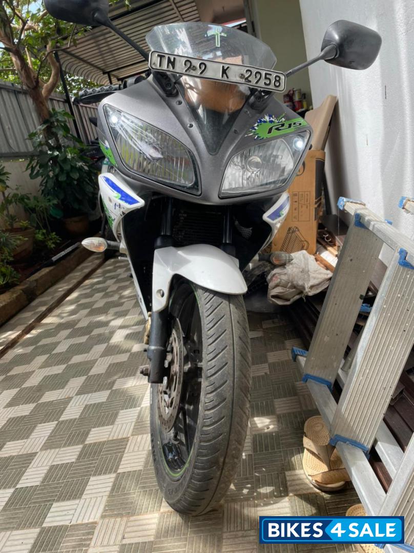 Yamaha YZF R15 V2