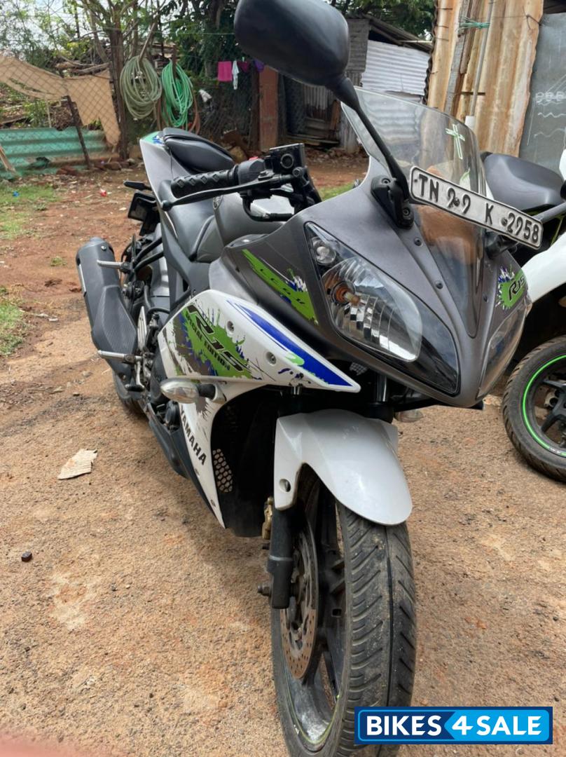 Yamaha YZF R15 V2