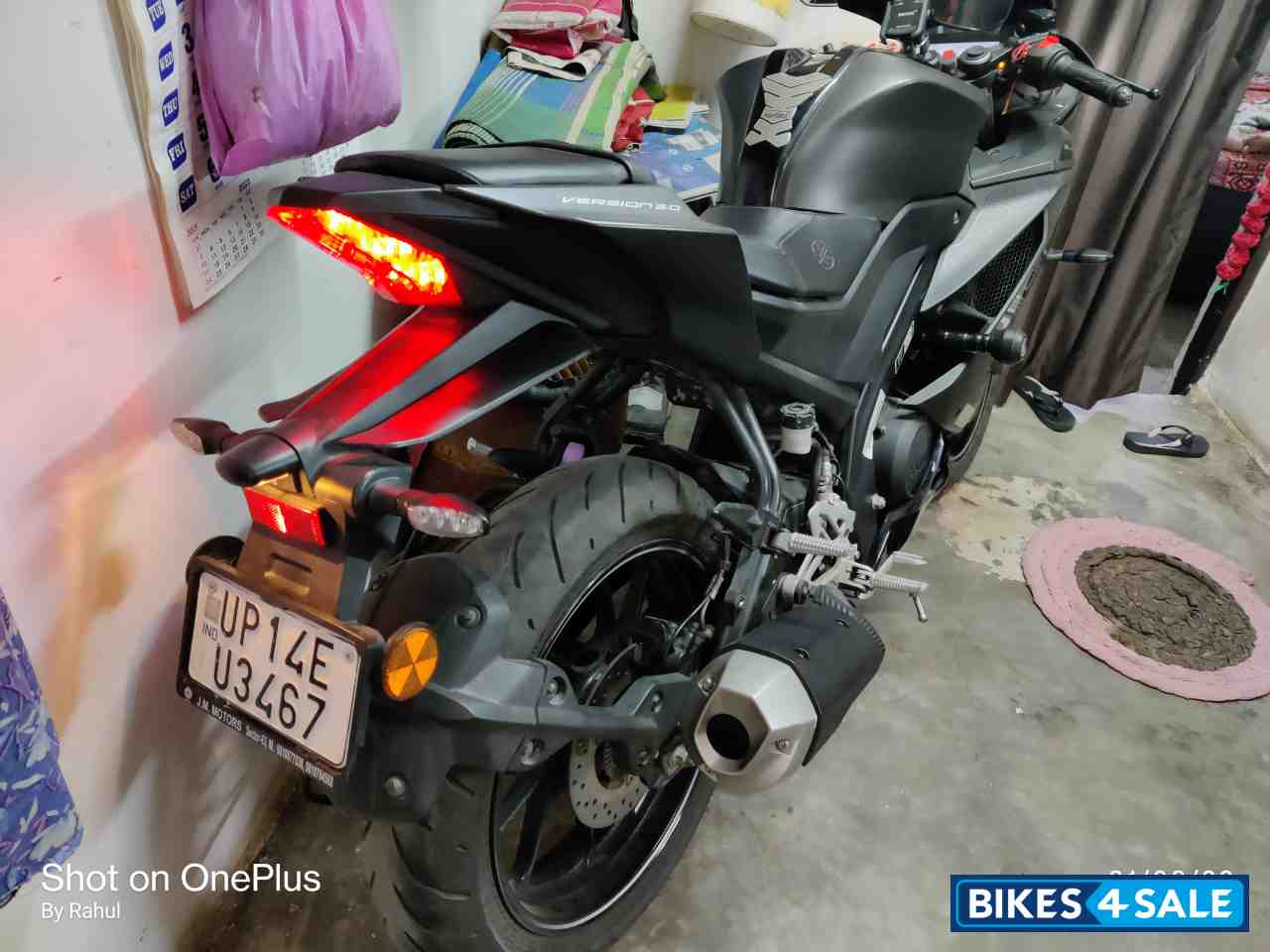 Dark Knight Yamaha YZF R15 V3