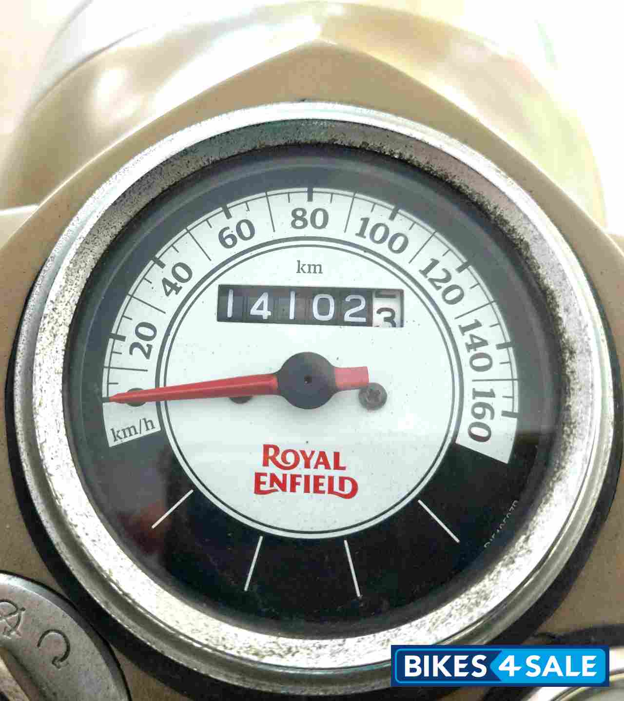 Sand Royal Enfield Classic Desert Storm Sand Royal Enfield Classic Desert Storm