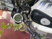 White Bajaj Avenger Street 220