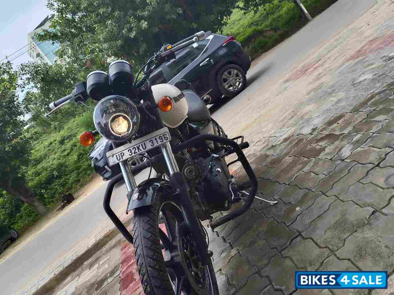 White &black Royal Enfield Thunderbird X 350
