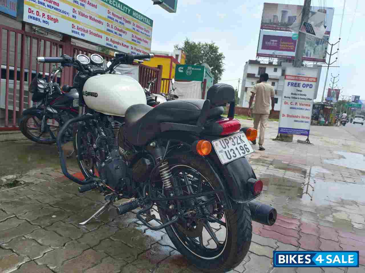 White &black Royal Enfield Thunderbird X 350