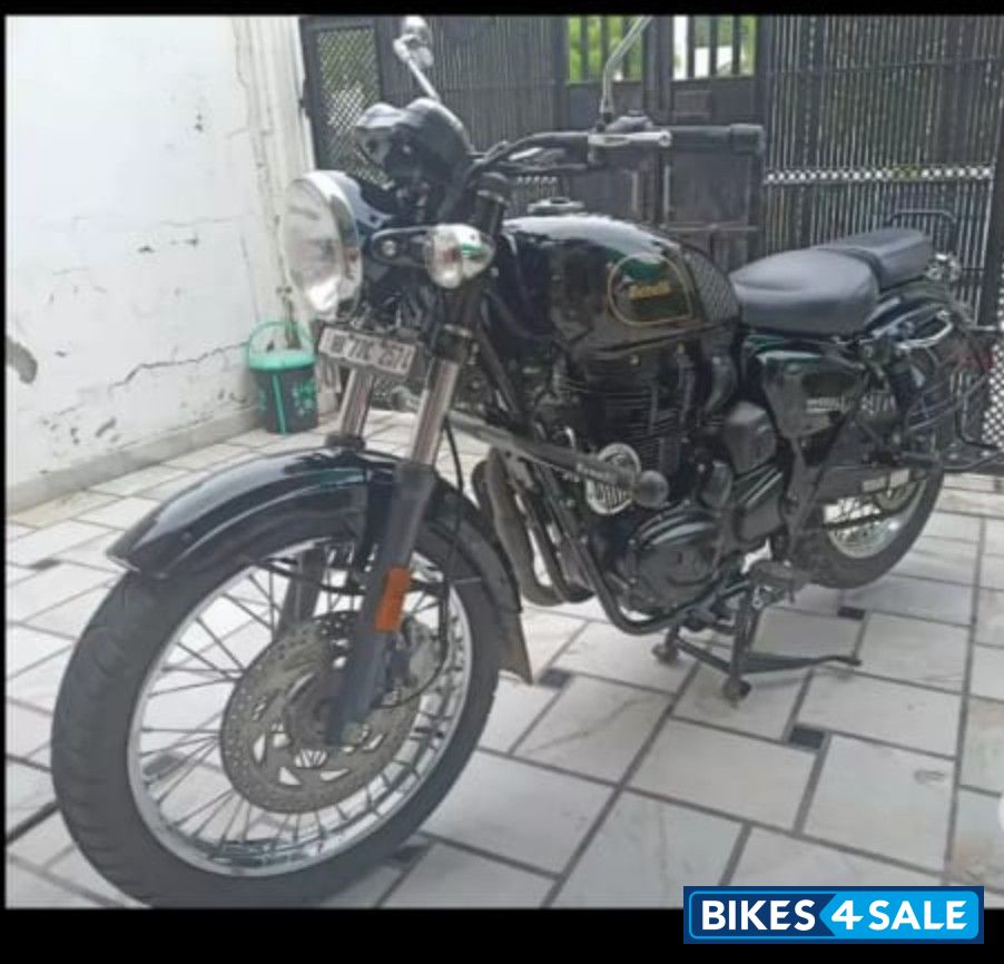 Black Benelli Imperiale 400 BS6