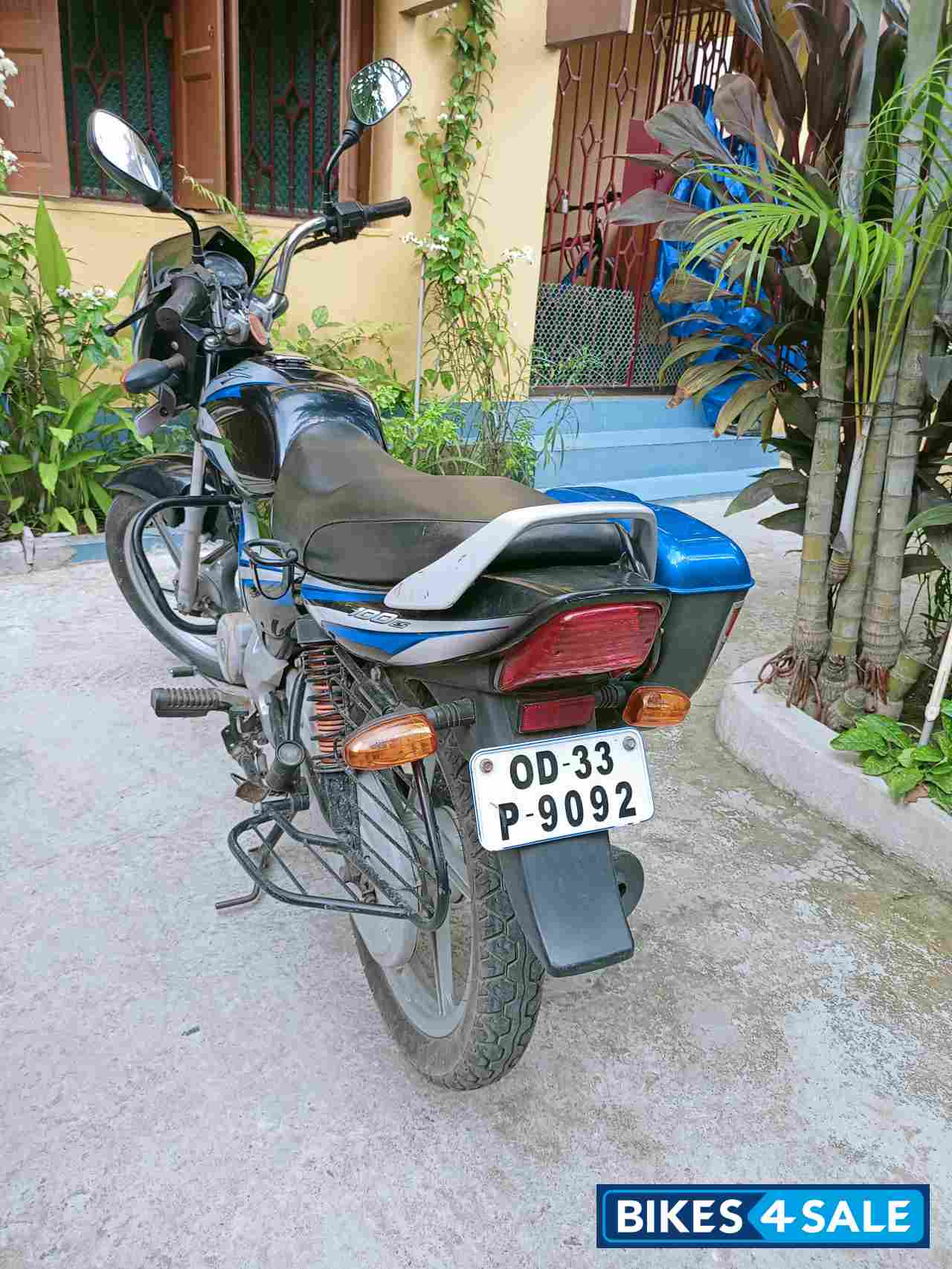 Blue Black Bajaj CT 100 ES