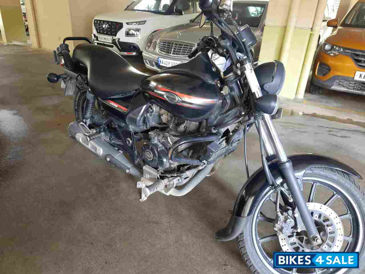 Black Bajaj Avenger Street 220